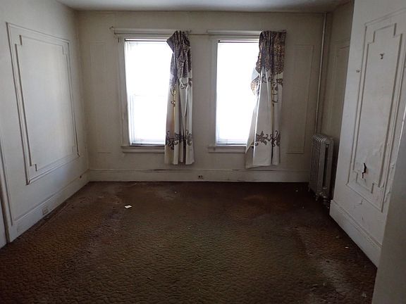 3rd image of 12 Gray St