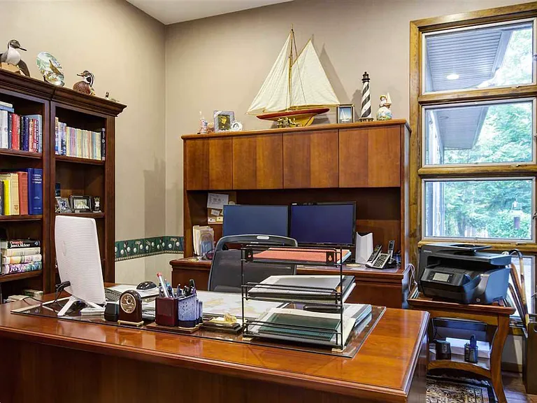 214 Shipmaster Dr — Photo 35