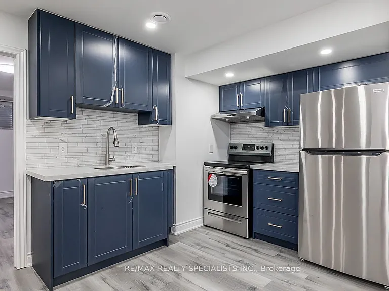 1 Huron Ln — Photo 9