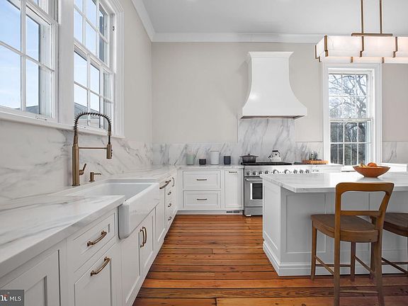 4th image of 8065 Macedonia Rd