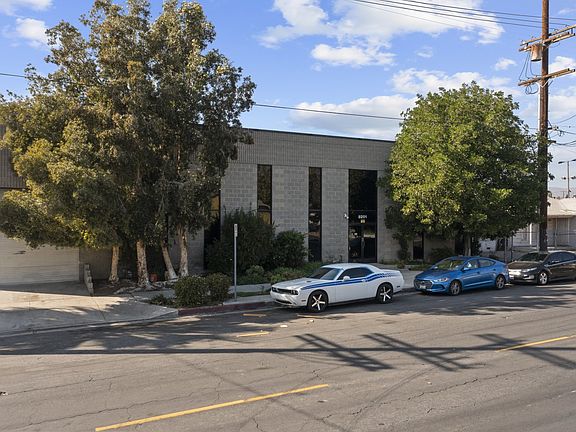 4th image of 8201 Sepulveda Pl