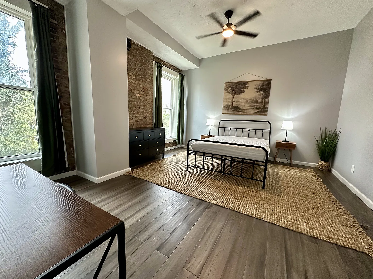 12 bed, 9500 sqft, $799 — Photo 3