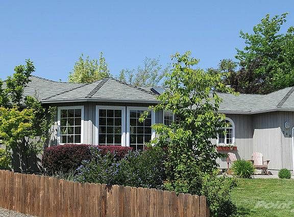 240 Sweetbriar Talent, OR