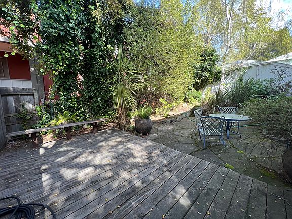 2nd image of 2257 Virginia St #1