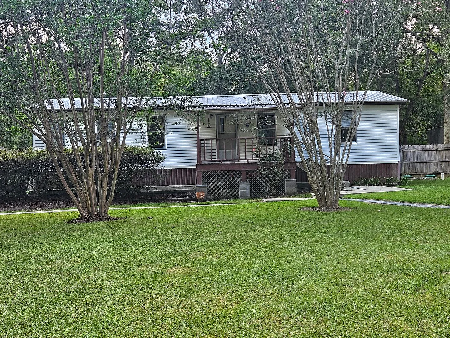 Lucien St 14655 — Photo 1