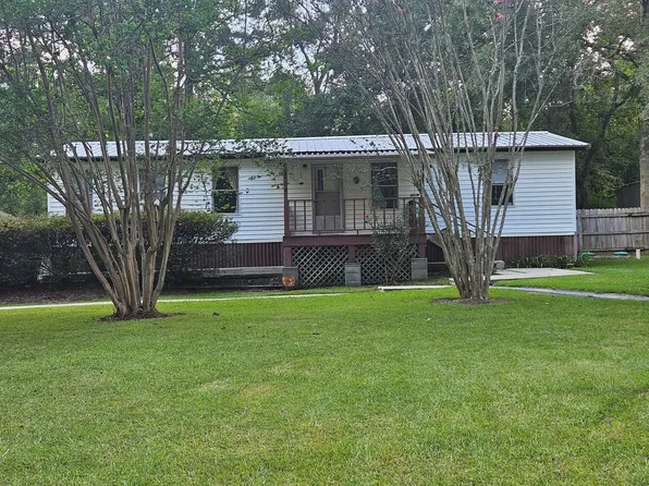 14655 Lucien St, Port Vincent, LA 70726