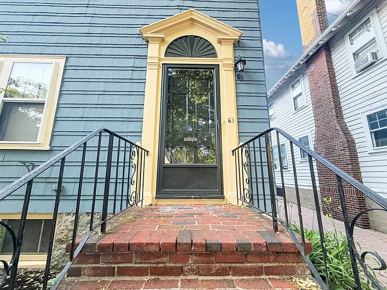 61 Moraine St #61 — Photo 1