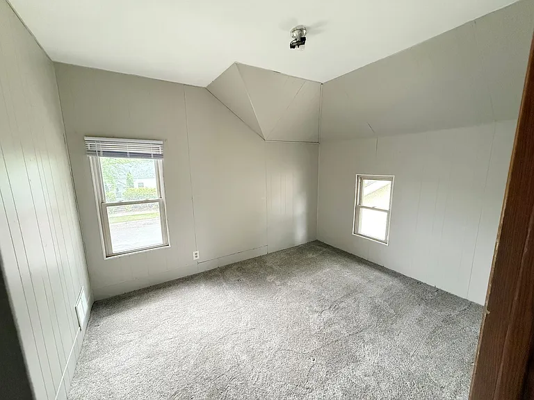 1020 Adams St — Photo 3