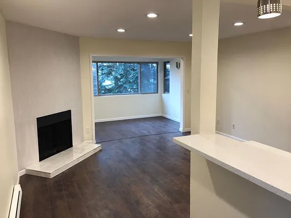 12531 NE 23rd Pl APT C1, Bellevue, WA 98005