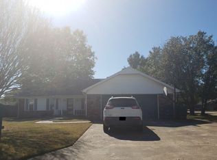 2 Gwen Ln, Conway, AR 72032