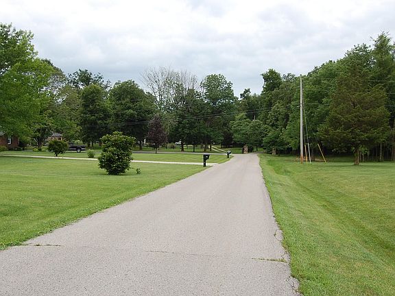 5th image of 241 Foxfire Dr