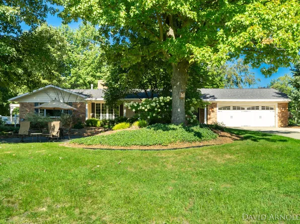 4050 34th St, Dorr, MI 49323