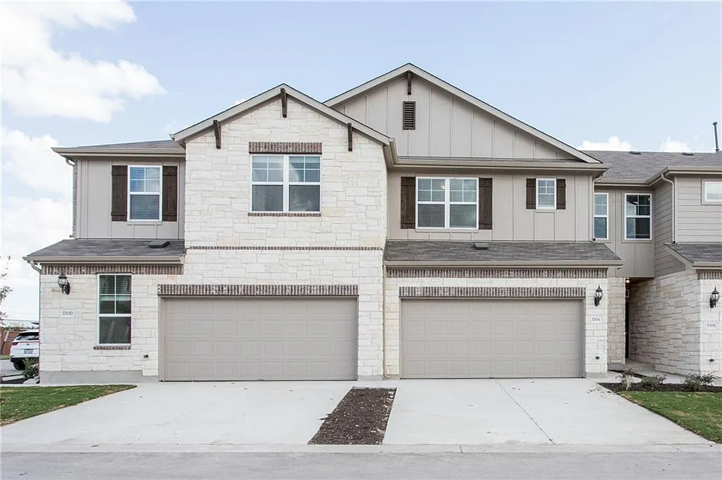 3 bed, 2.5 bath, 1718 sqft, $1,995 — Photo 1