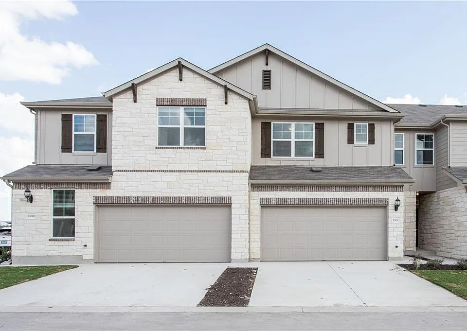 17303C Leafroller Dr