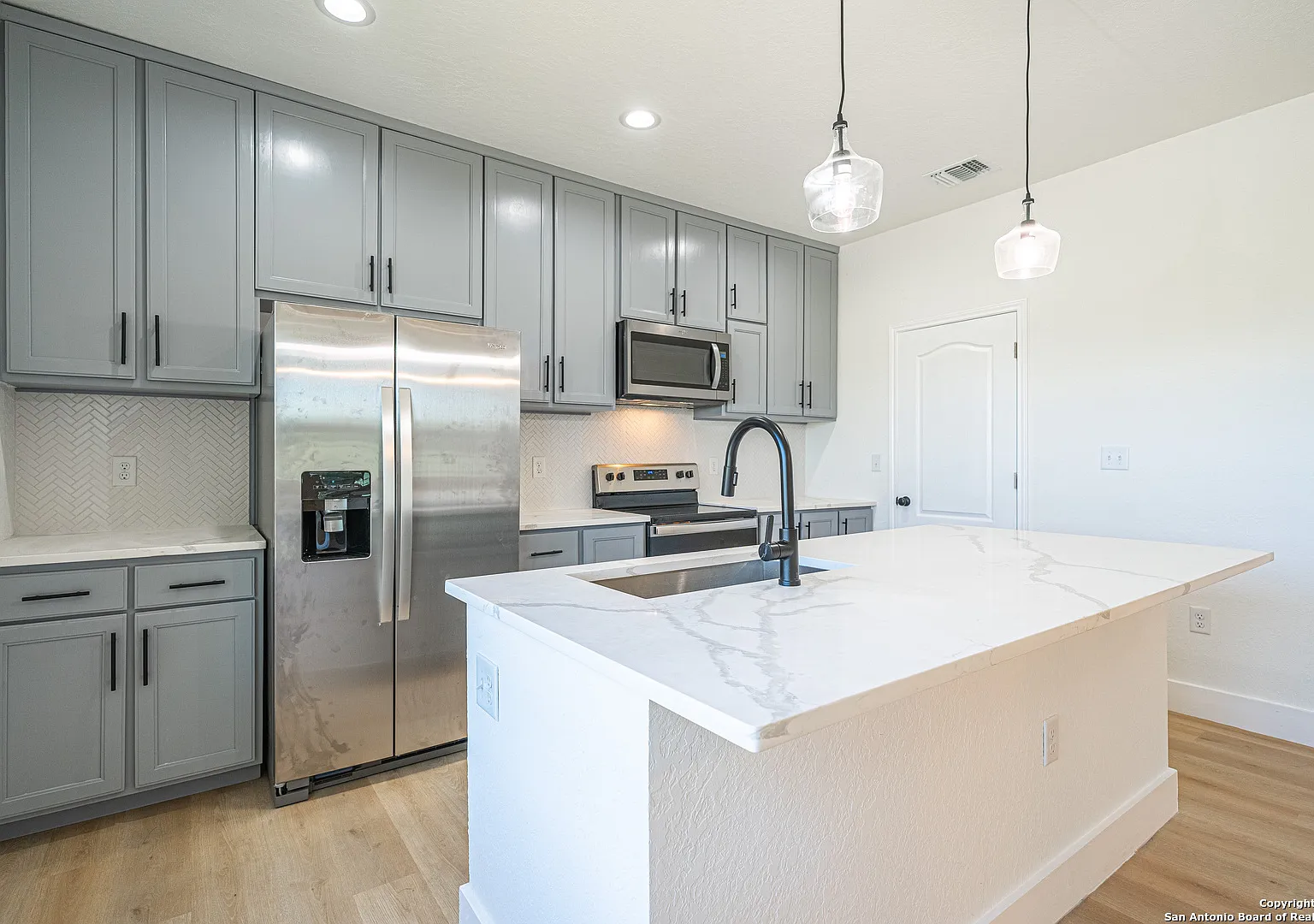 3 bed, 1380 sqft, $1,625 — Photo 3