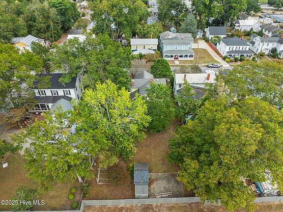 42nd image of 609 E Main Street