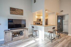 5th image of 1904 Heywood St APT L