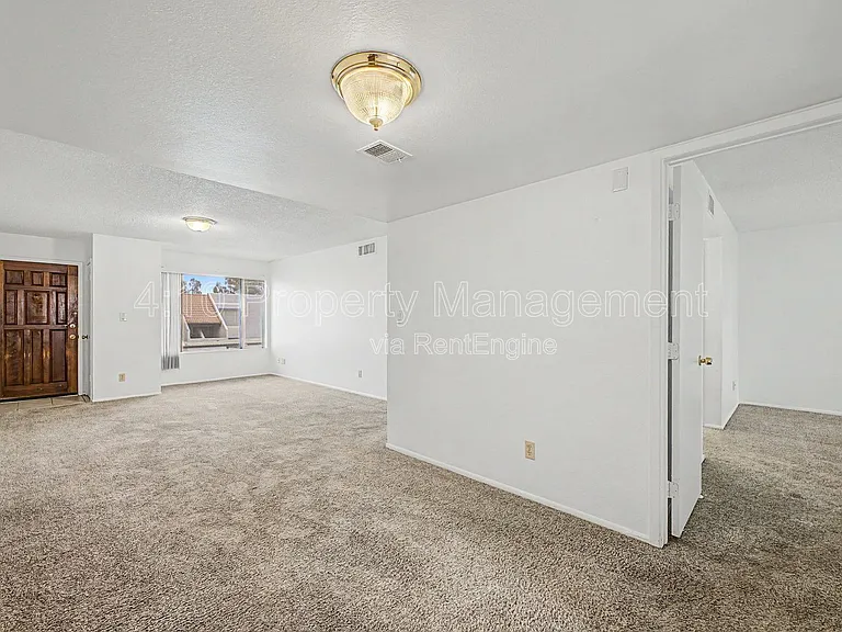 1927 E Hampton Ave #256 — Photo 7