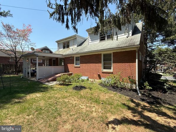 77 Woodland Rd, Wyomissing, PA 19610