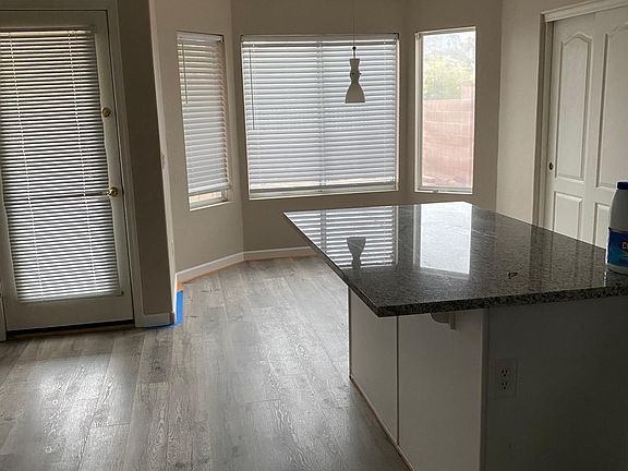 5th image of 1927 E Williams Dr