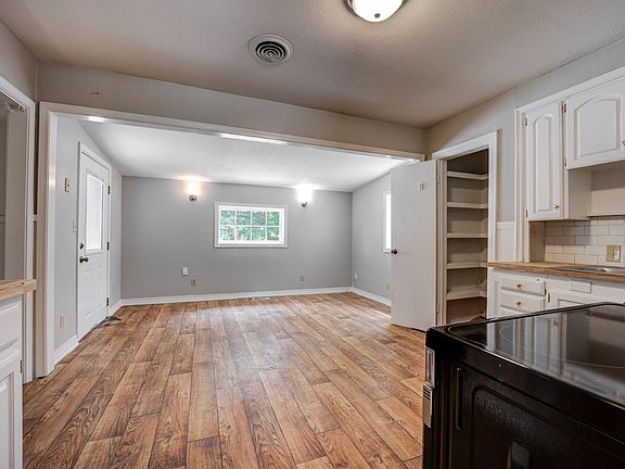 5th image of 622 N 30th St