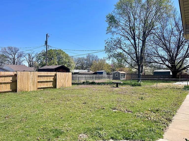 3950 N Charles Ave — Photo 15