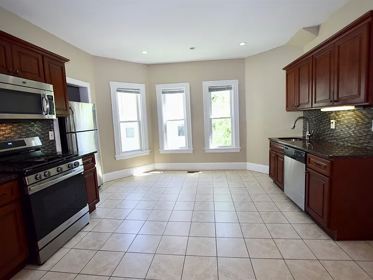 198 Reed St #1 — Photo 12