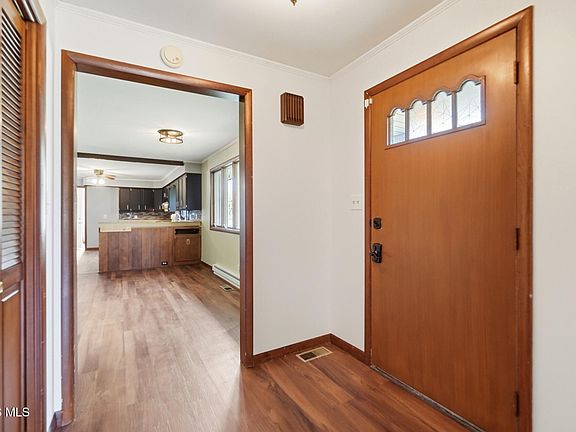 5th image of 411 E Lima Ave