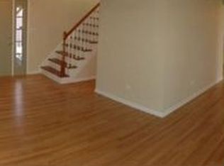 476 Canyon Trl, Carol Stream, IL 60188