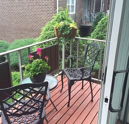 2nd image of 421 Bloomfield Avenue - D1