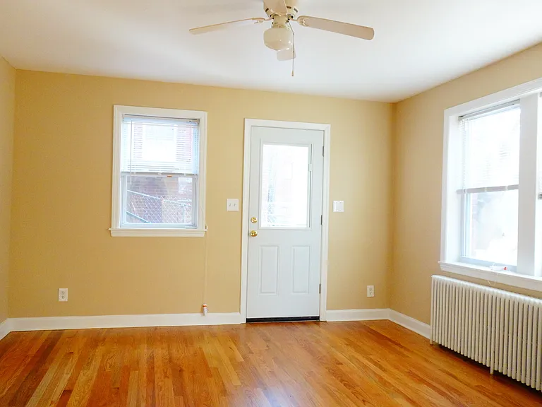 8520 Greenwood Ave — Photo 34