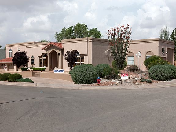 2nd image of 2423 Desert Hills Dr