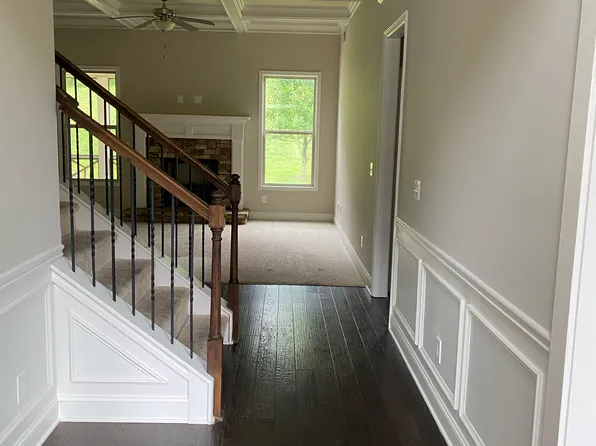 1068 W Union Grove Cir, Auburn, GA 30011