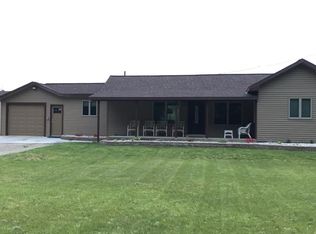 6676 Hedrick Rd, Harbor Springs, MI 49740