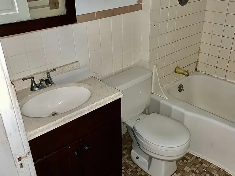 4907 Friendship Ave — Photo 1