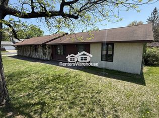 215 E 98th St, Bloomington, MN 55420