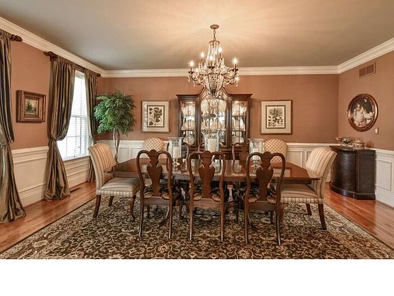 5th image of 425 Georgiana Dr