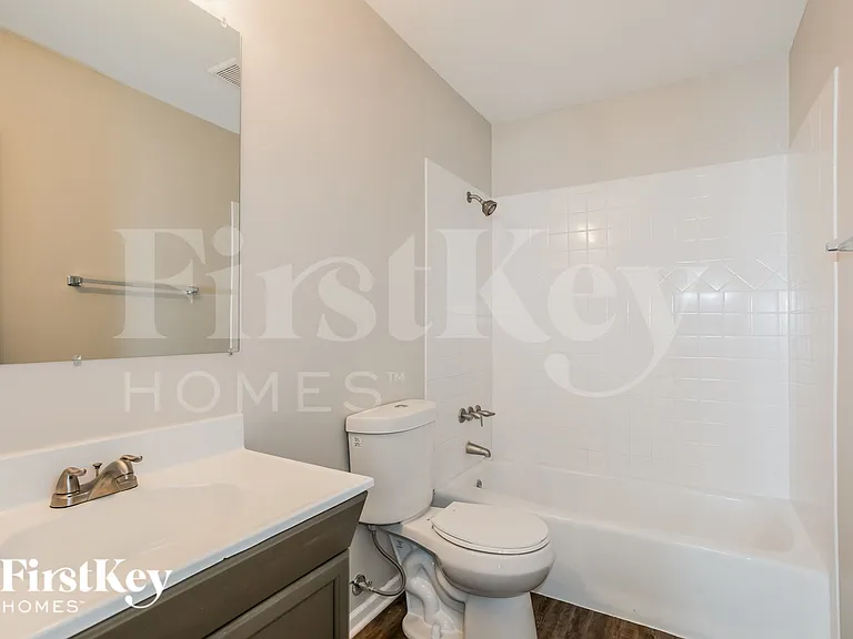 8418 NW 68th St — Photo 14