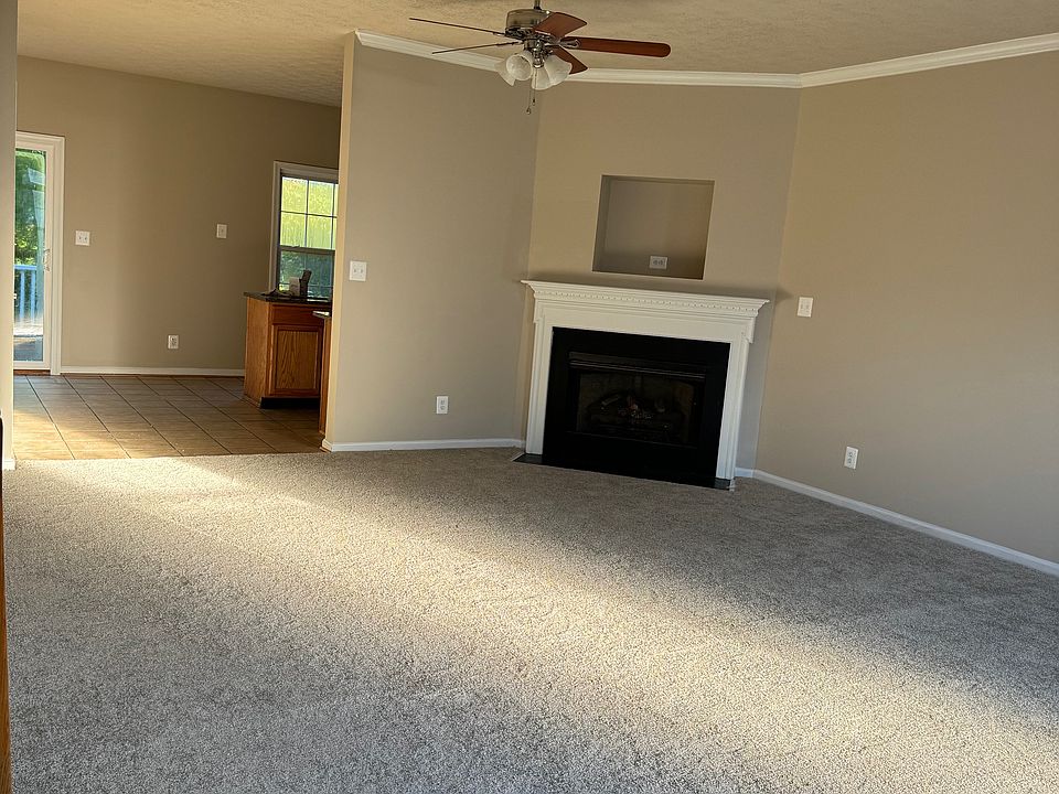 1st image of 414 Dundee Pl