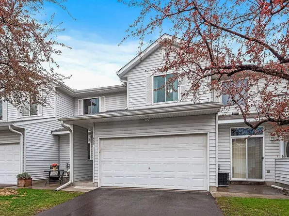 681 Roundhouse St, Shakopee, MN 55379