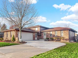 122 Briarwood Dr, Schererville, IN