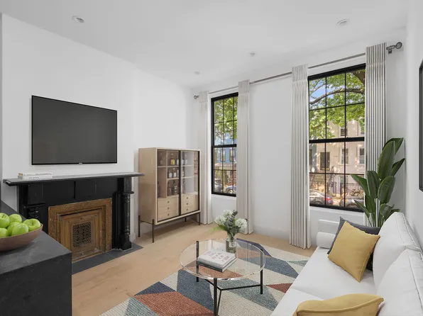 1242 Putnam Avenue image 2 of 7