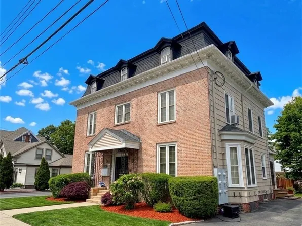 4646 Post Rd APT 5, Warwick, RI 02818