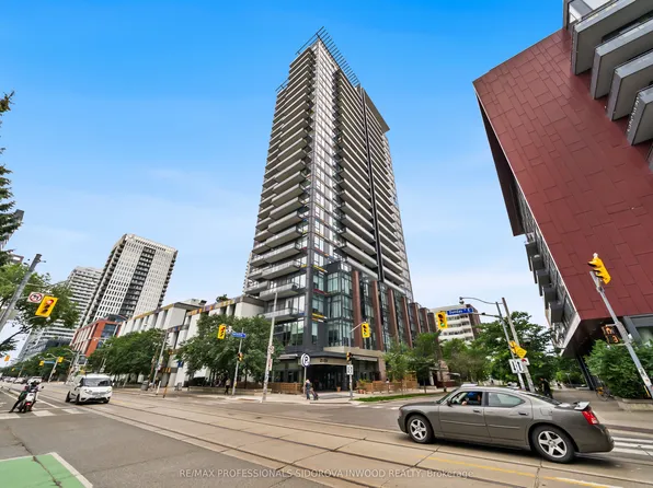 225 Sackville St #703, Toronto, ON M5A 0B9