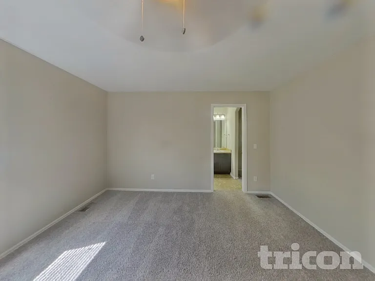 2728 Sierra Springs Dr — Photo 5