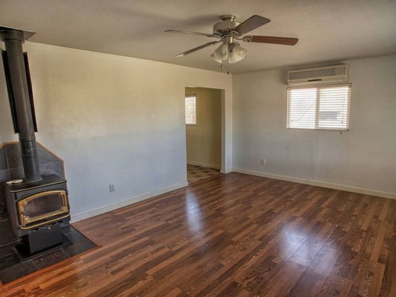 2nd image of 600 H Ave