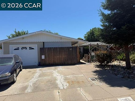 2nd image of 3194 Esperanza Dr