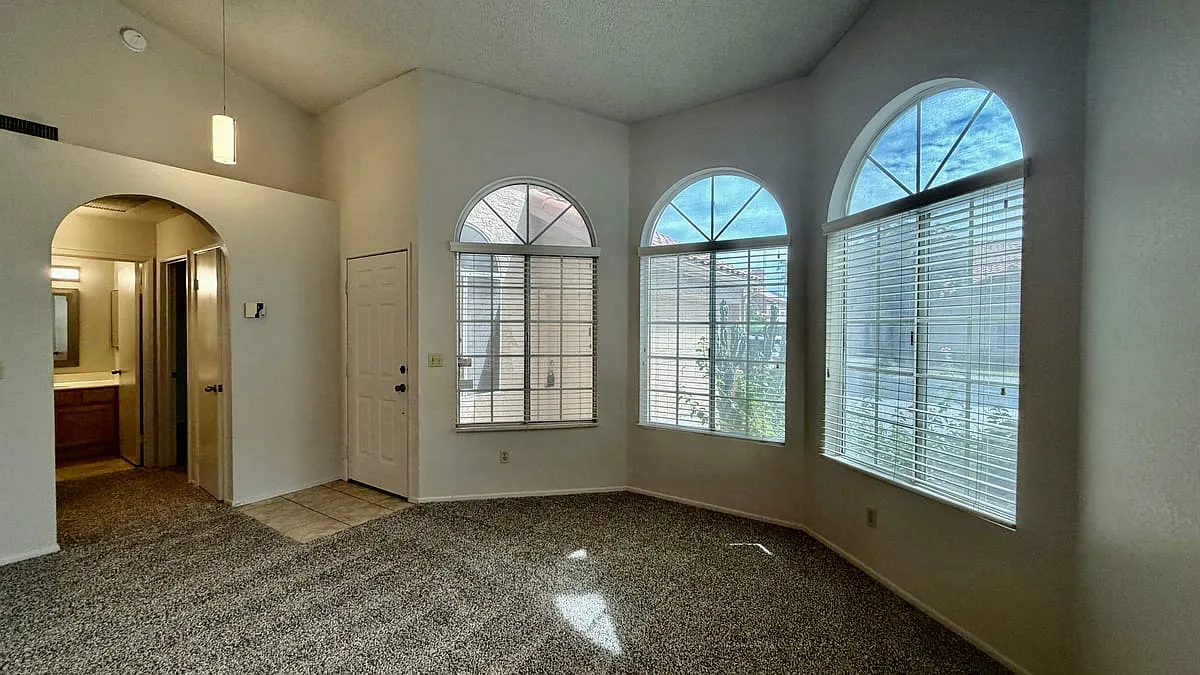 13430 North 92nd Way — Photo 4