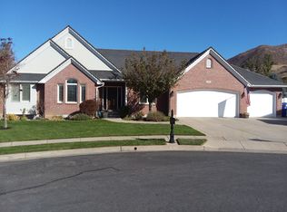 83 E Adams Cir, Centerville, UT 84014