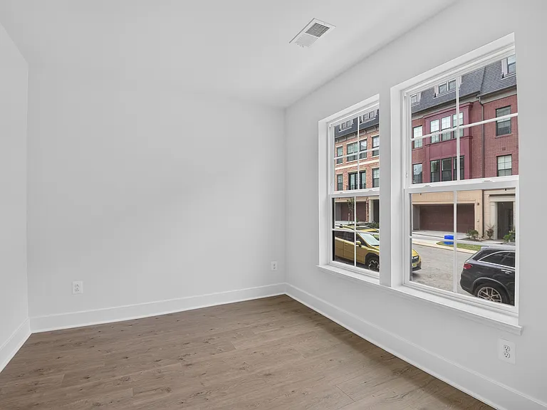 5015 Dulcet Dr — Photo 7